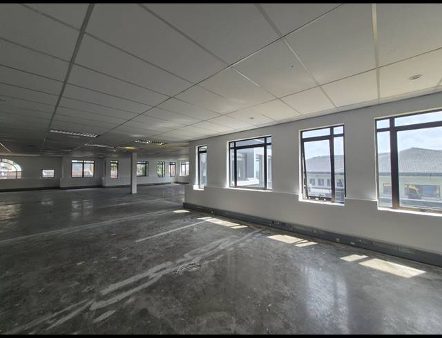 390M² OFFICE TO LET IN HYDE PARK